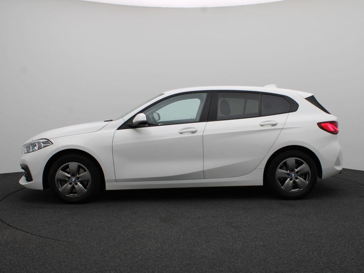 BMW 1-SERIE 5-deurs 118i Executive | Audio Media Pack | Extra Getint Glas Achter | DAB | HiFi | 16''