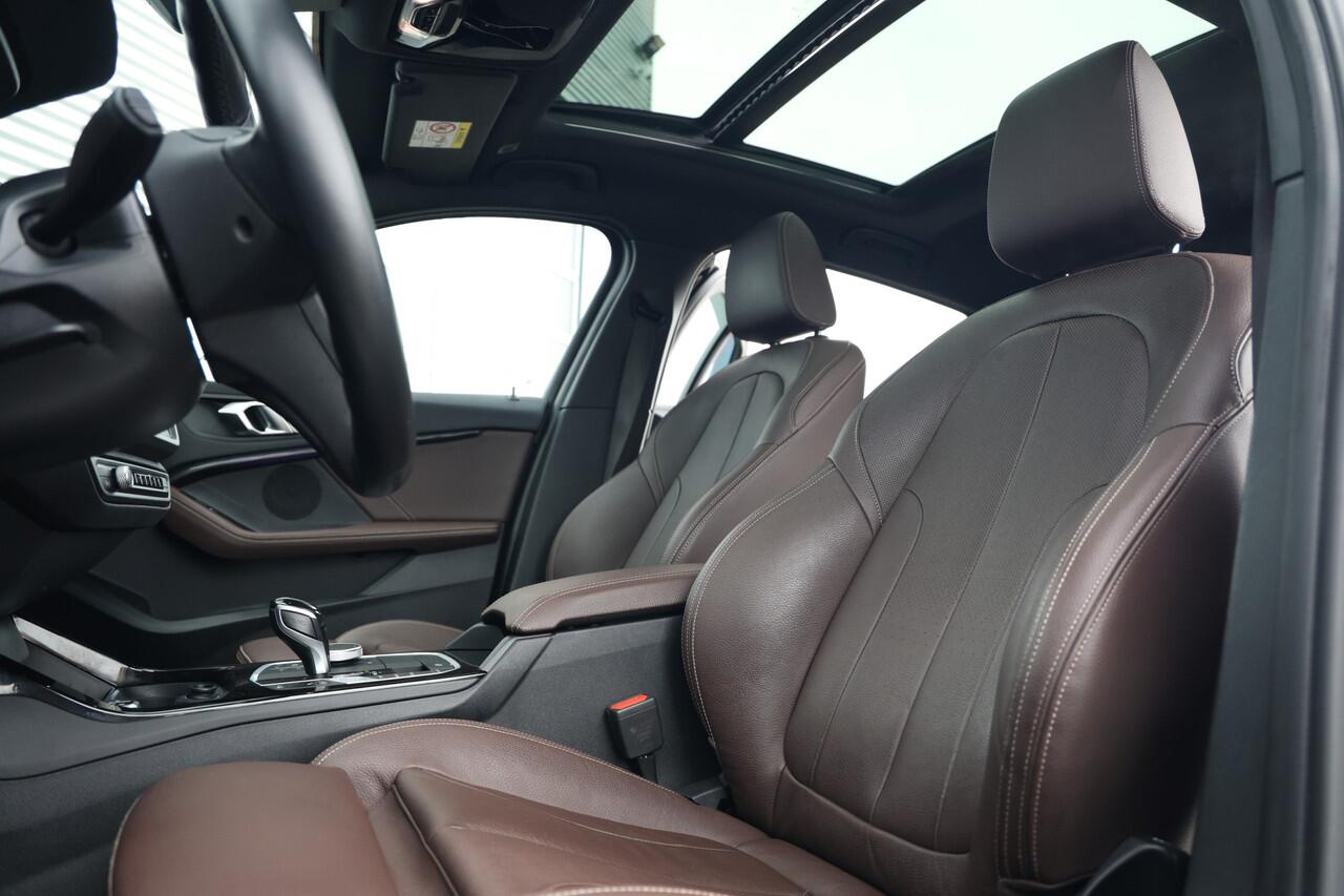 BMW 1-SERIE 118i Executive Sportline NAP|Pano|Trekh|Cam|Leder|Sportst