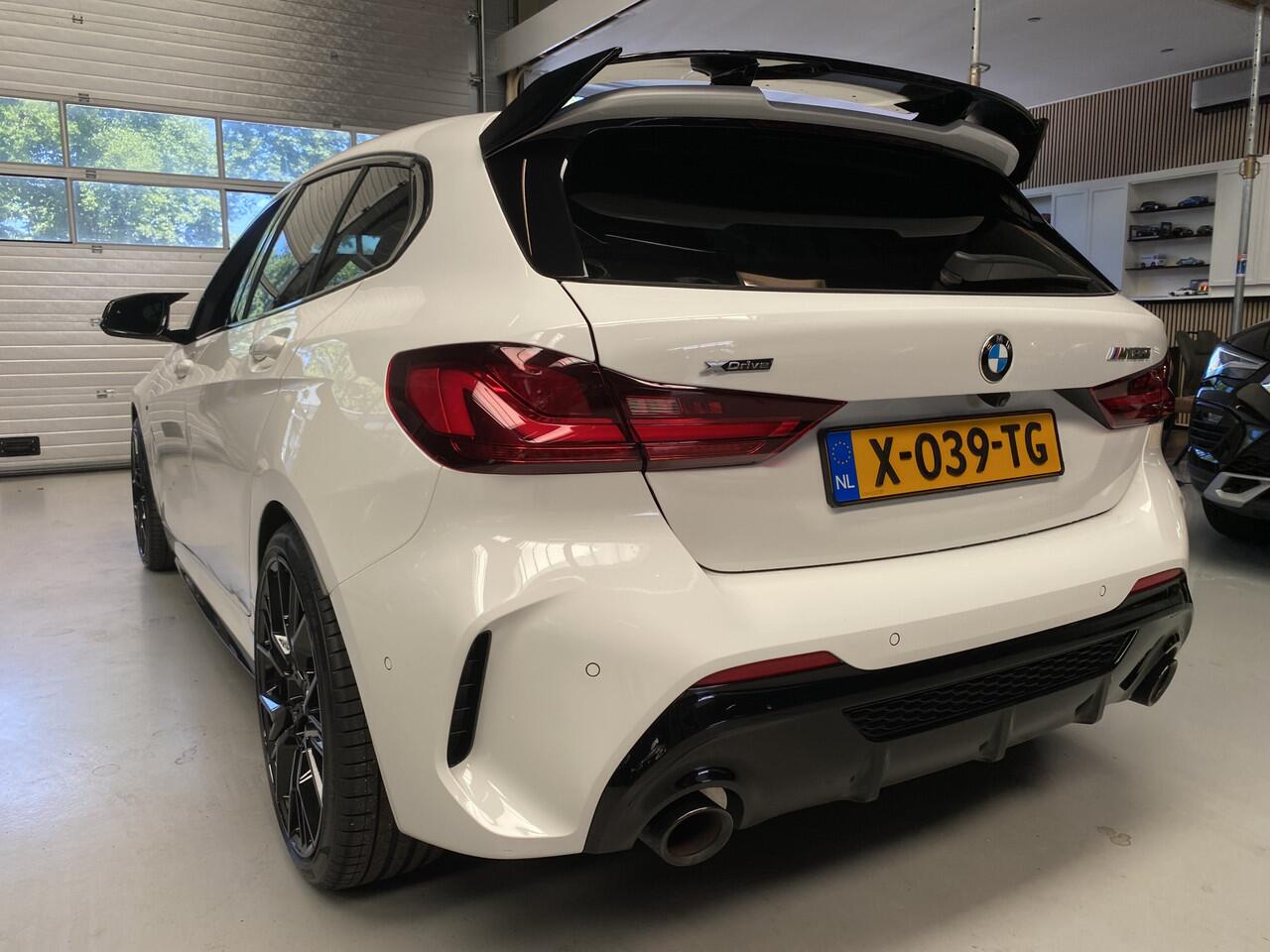 BMW 1-SERIE M135i xDrive Business Edition Plus Cruise, Pano, Harman/kardon