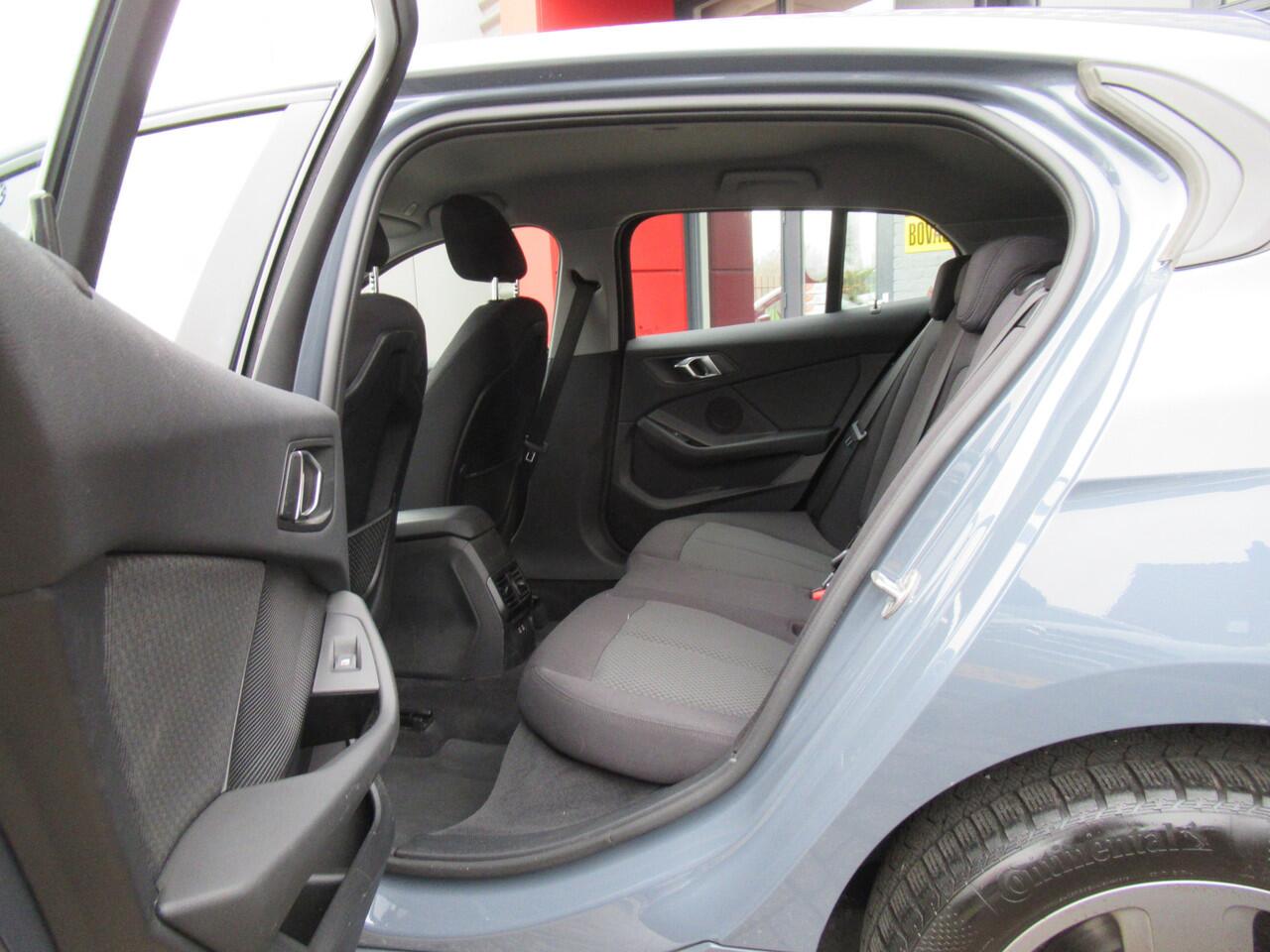 BMW 1-SERIE 118i Executive Edition Automaat. | Clima-Airco | Apple Carplay | Parkeersensoren | Incl. BOVAG Garantie | DAB+ |