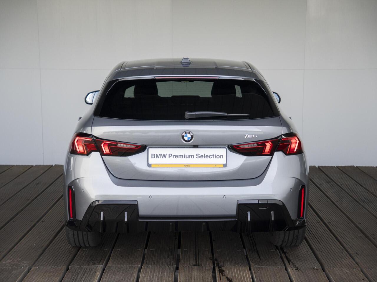 BMW 1-SERIE 120 | M Sportpakket | Premium Pack | Comfort Access | Stoelverwarming | Driving Assistant Plus | 18'' | Ekris Selection