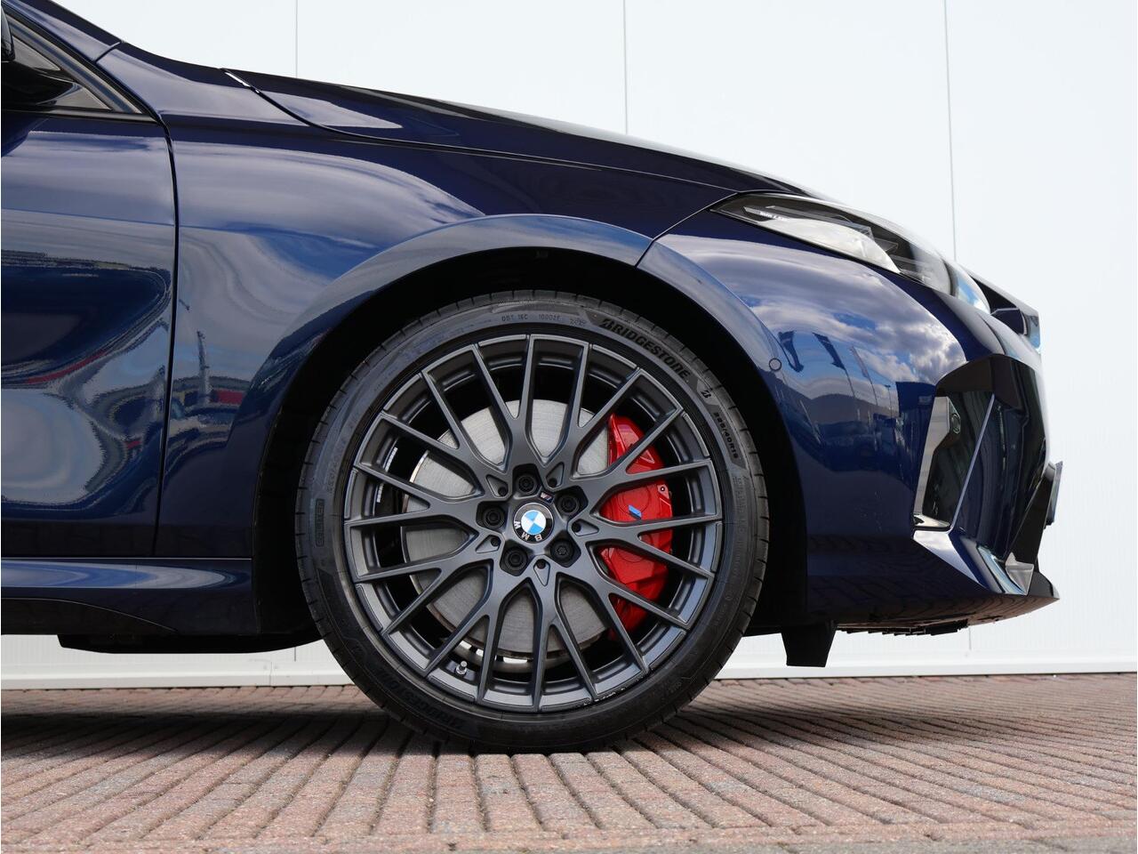 BMW 1-SERIE 120 M Sport Design Edition M Sportpakket Pro/ Stuurwiel verwarmd/ Comfort Access/ panoramadak/ Head-Up/ Harman-Kardon/ M Sportstoelen