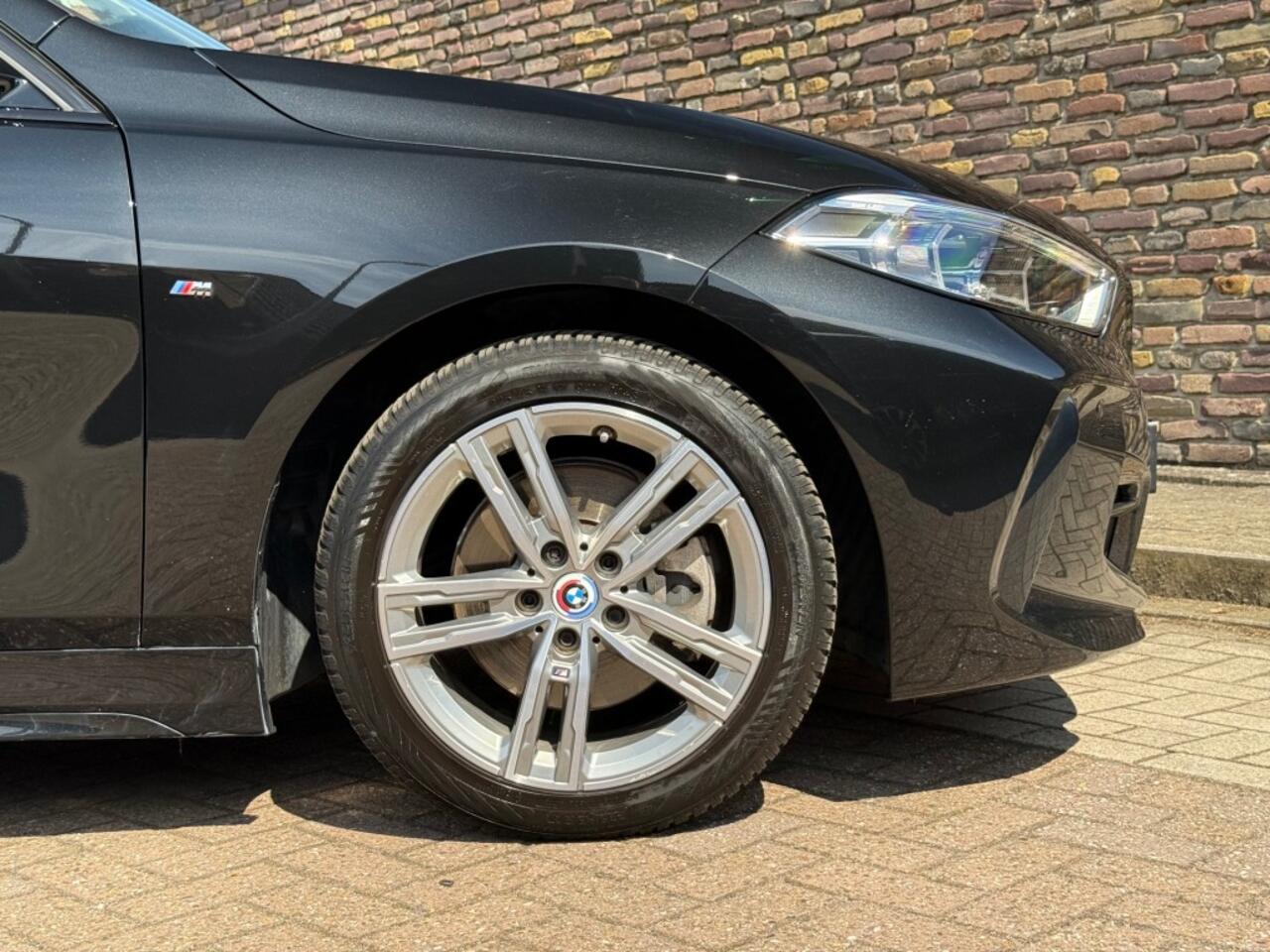 BMW 1-SERIE 118I M-Sport Automaat Navi LED 50 Jahre Cruise