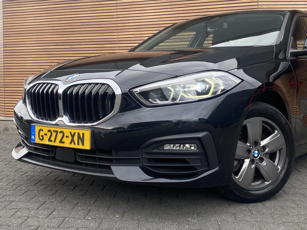 BMW 1-SERIE 118i Executive Edition Lm velgen / Navigatie / Carplay