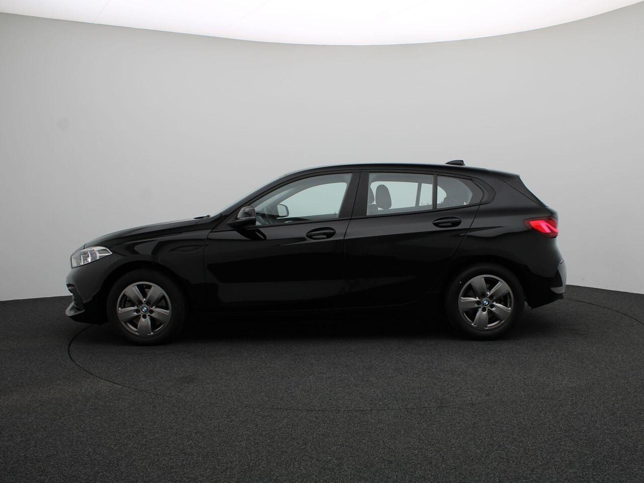 BMW 1-SERIE 5-deurs 118i Executive | BMW Live Cockpit Professional | DAB | 16"