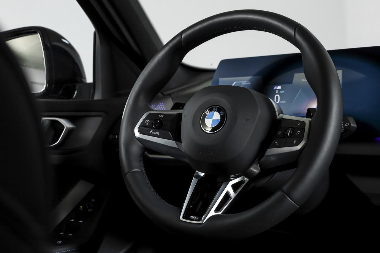 BMW 1-SERIE 120 M Sport | Dig. Cockpit | Adapt. Cruise | Harman/Kardon | Stoelverw. | PDC | Camera | NAV + App. Connect | ECC | DAB | LM 18" | 9351