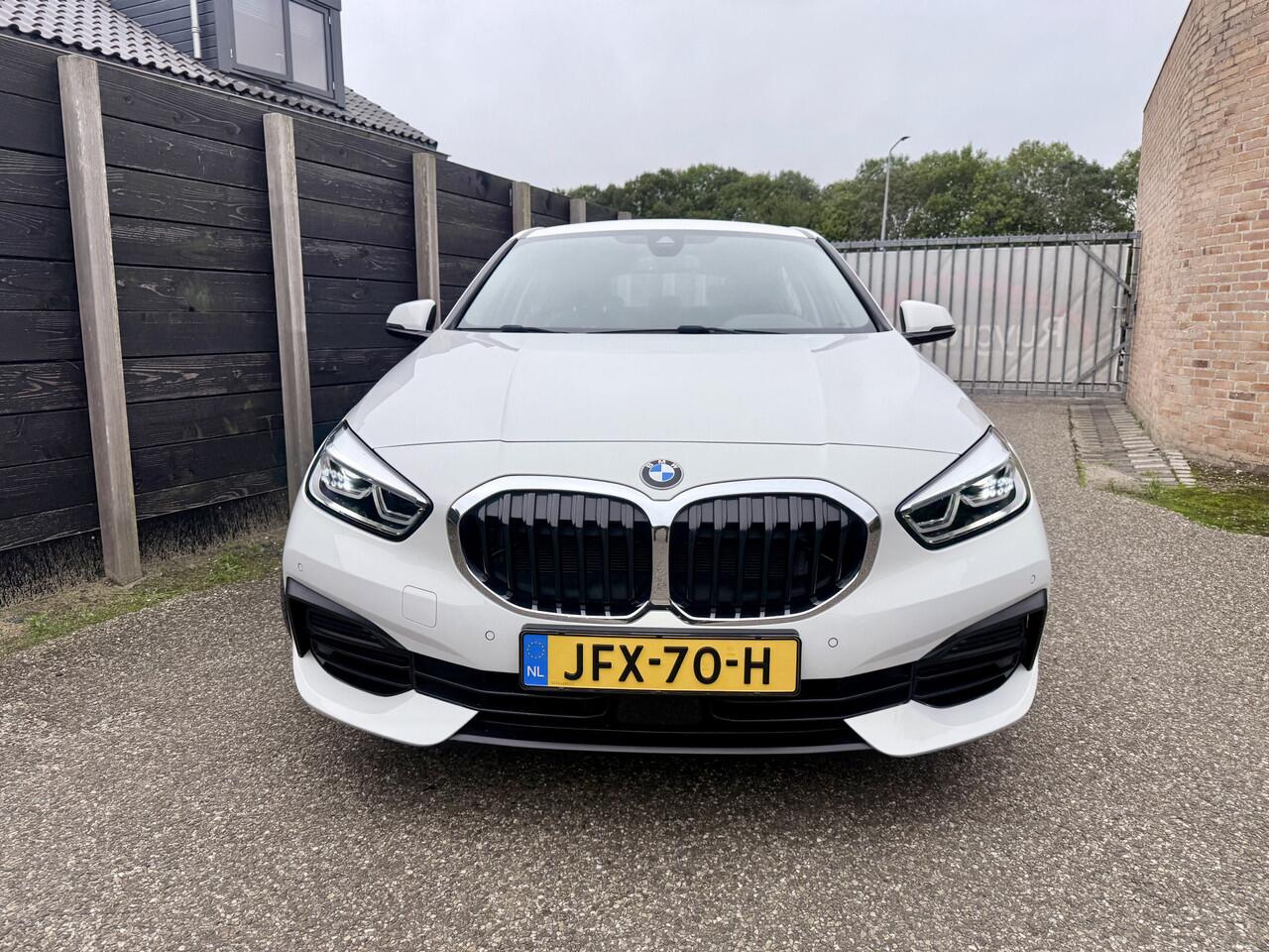BMW 1-SERIE 118i Business Edition Plus automaat, nieuwstaat, dealer o.h.