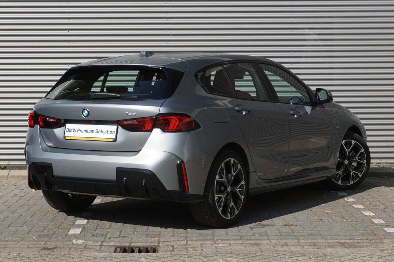 BMW 1-SERIE 5-deurs 120 M Sportpakket Executive | Innovation Pack | Harman-Kardon | Head-Up Display