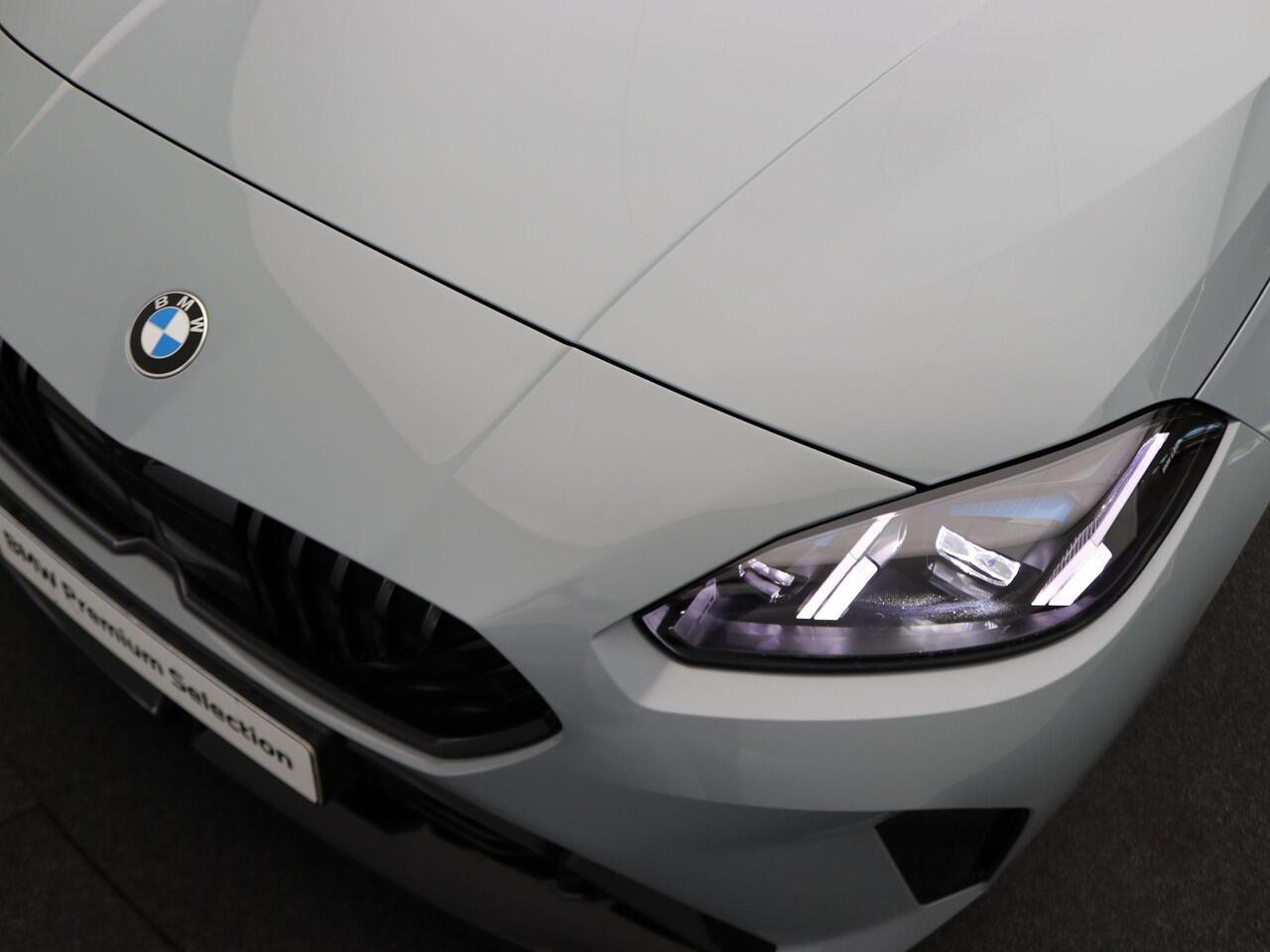 BMW 1-SERIE 120 M Sportpakket Pro | Premium Pack | Stuurwielrand Verwarmd | M Adaptief onderstel | Panoramadak | Driving Assistant | Harman Kardon | 19'' | Ekris Selection