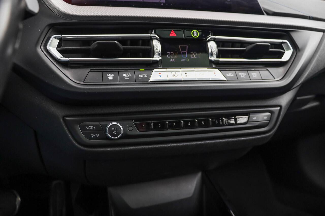 BMW 1-SERIE 118i Executive Edition M Sport | Panoramadak