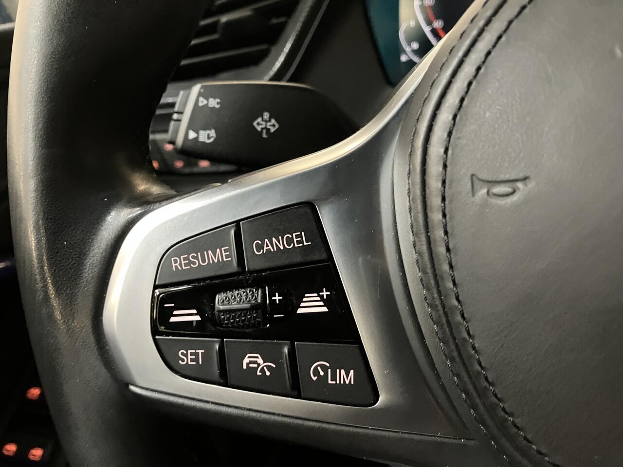 BMW 1-SERIE 118i HIGH EXE M SPORT/ADAPTIVE CR/PDC/STOEL STUUR VERW/1E EIG/ENZ