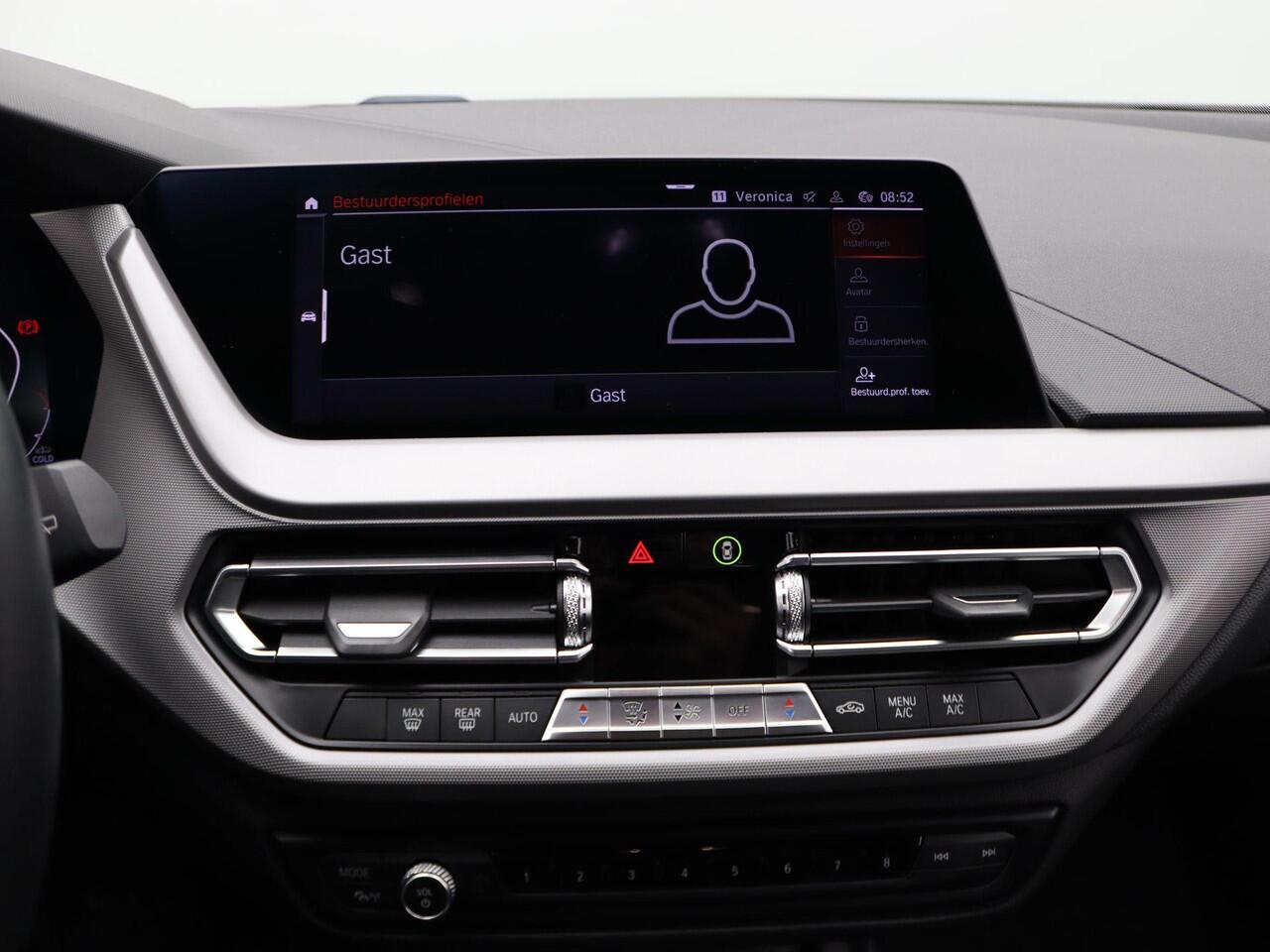 BMW 1-SERIE 5-deurs 118i Executive | BMW Live Cockpit Professional | DAB | 16"