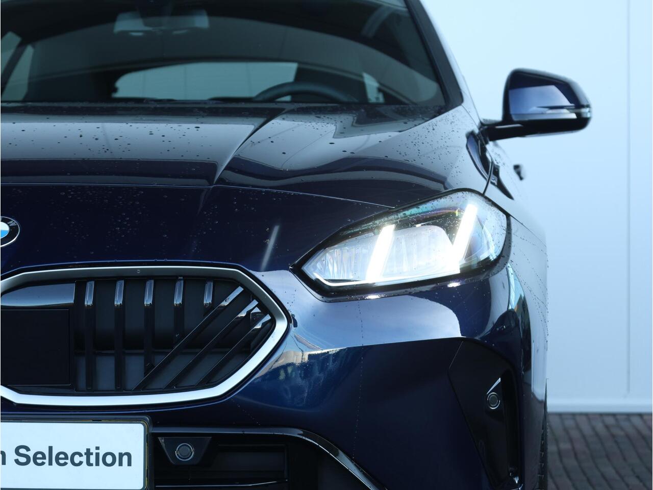 BMW 1-SERIE 120 M Sport Design Edition M Sportpakket/ Stuurwielrand verwarmd/ Achteruitrijcamera/ Getint Glas/ Sportstoelen/ Stoelverwarming/ Driving Assistant