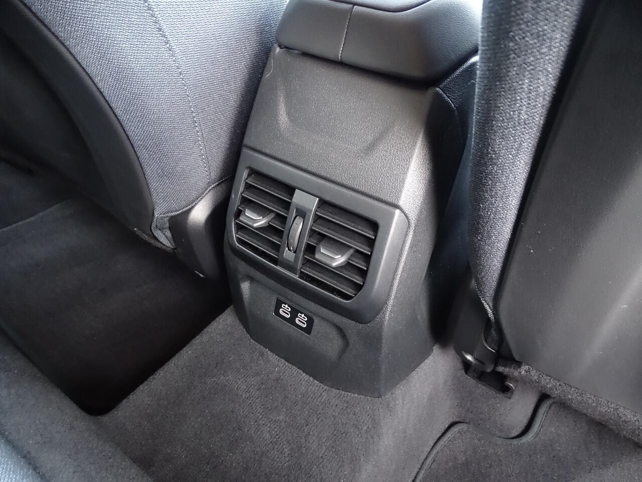 BMW 1-SERIE 120 M Sport Design Edition Head-Up Ada.Led Park.Plus Driv. Ass. Head-up Harman/Kardon 18''LM Velgen