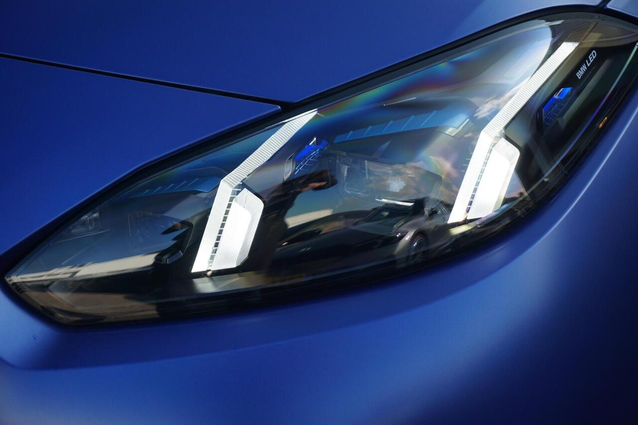 BMW 1-SERIE 123 xDrive M Sport Pro | Panoramadak / Head-up / Harman Kardon / Elektrische Stoelen met geheugen / Rondomzicht camera / Cruise control adaptief