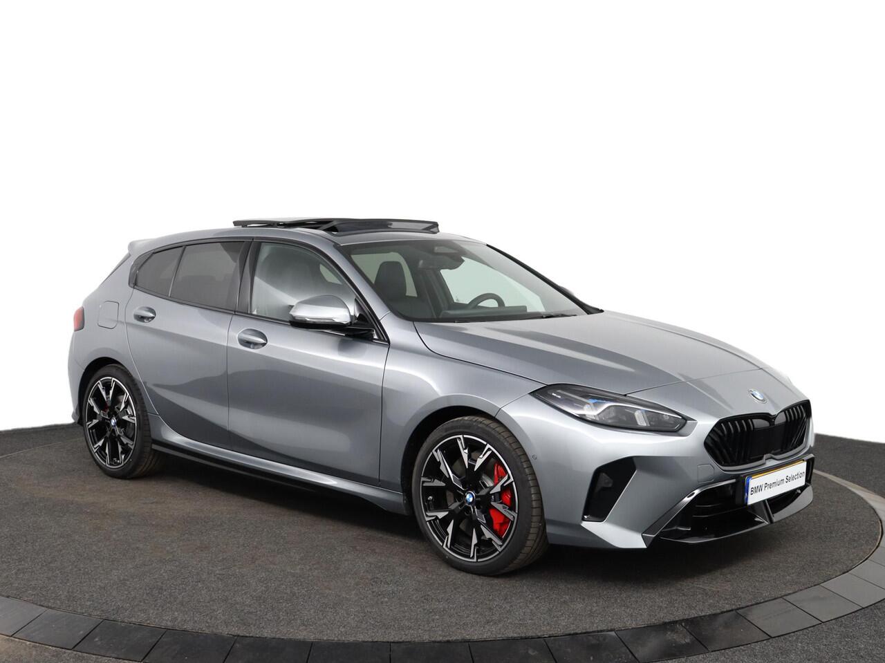 BMW 1-SERIE 120 M Sportpakket Pro | Comfort Access | Panoramadak | Harman-Kardon | M Adaptief onderstel | Adaptieve LED koplampen