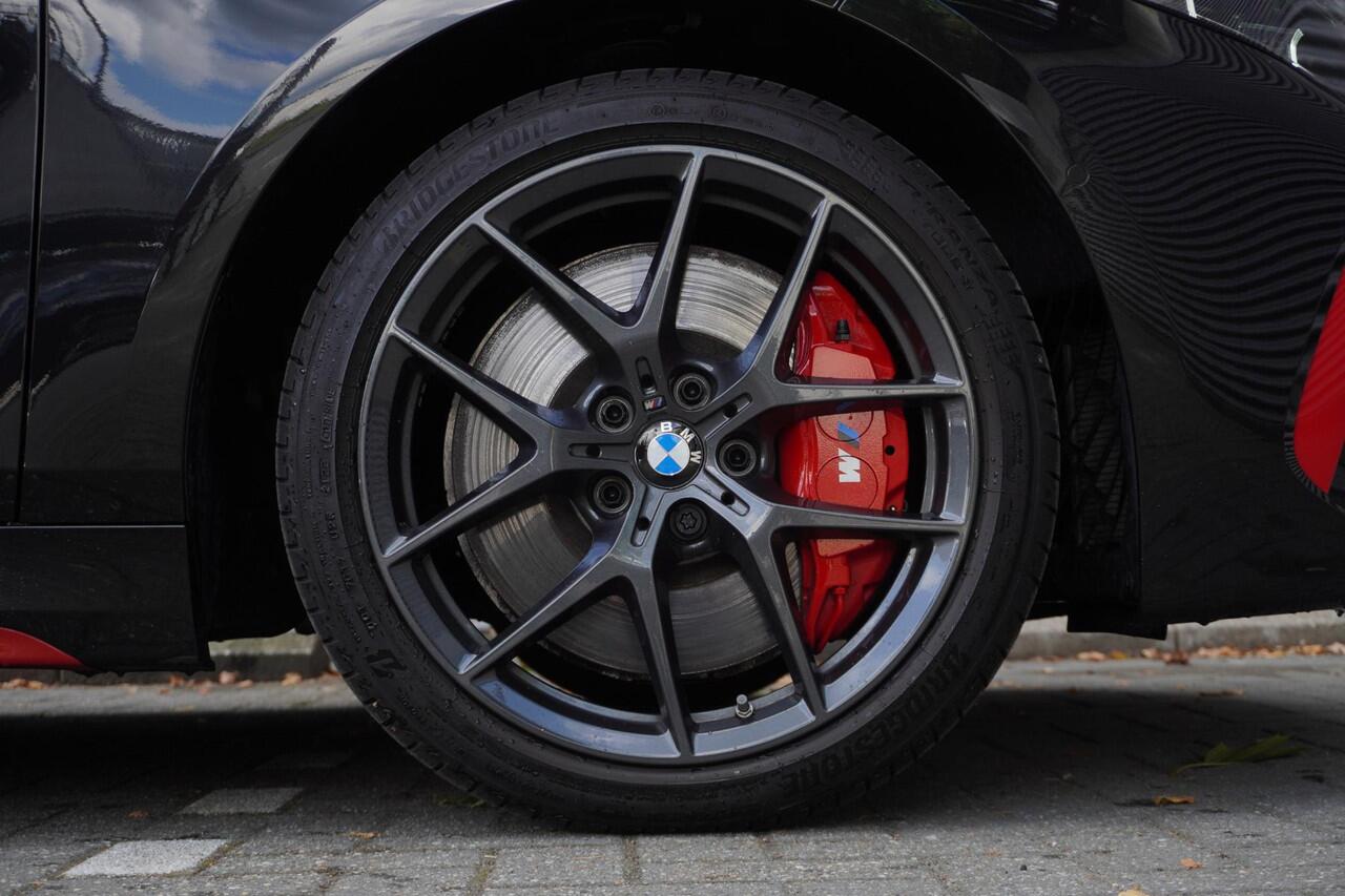 BMW 1-SERIE 5-deurs 128ti M Aerodynamicapakket | Comfort Pack | Travel Pack | Glazen panoramadak | BMW Head-Up Display | HiFi System