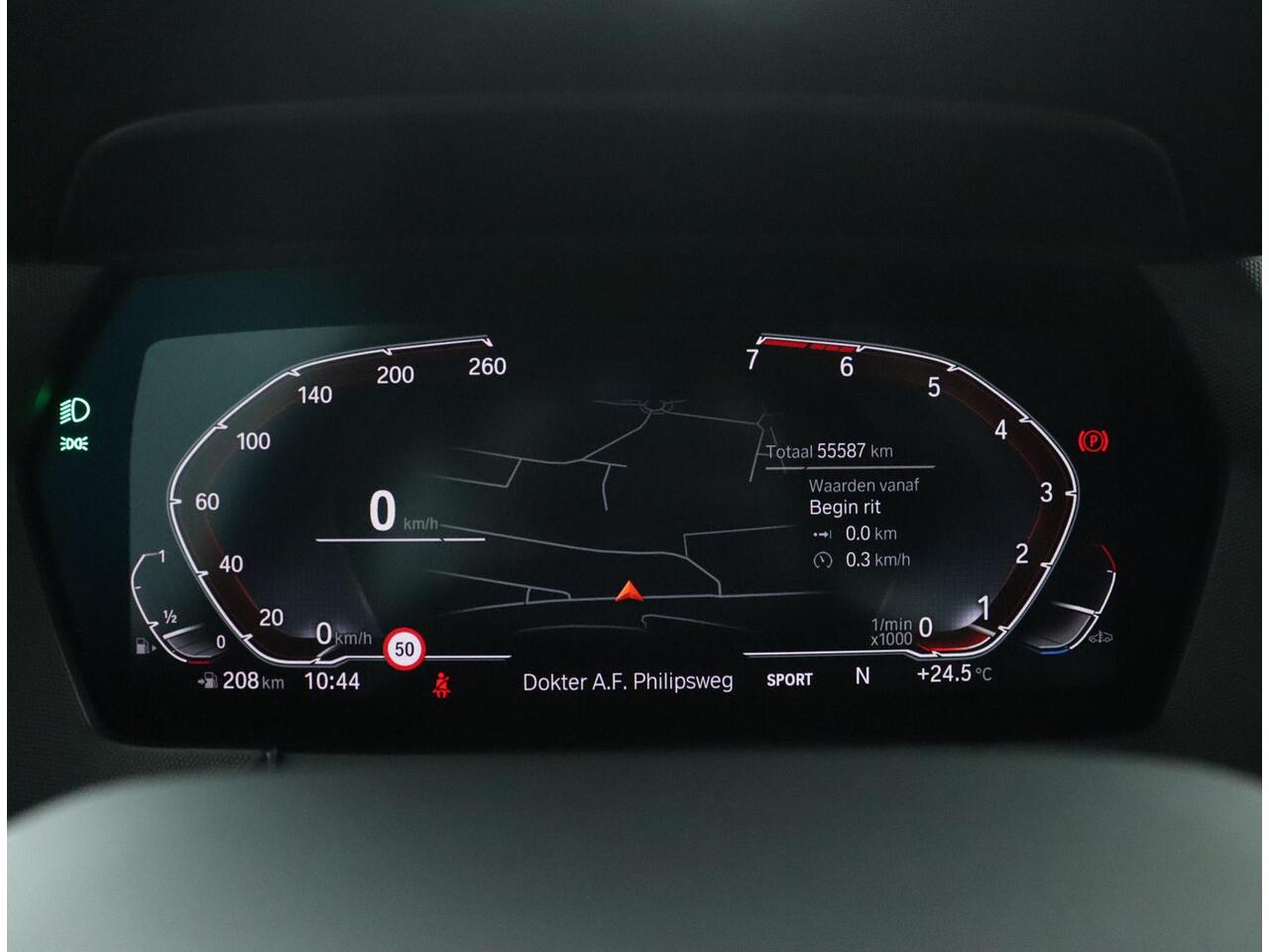 BMW 1-SERIE 118i Executive Edition Sport Line | Audio Media Pack | Parkeersensoren | Climate Control | LED | HiFi