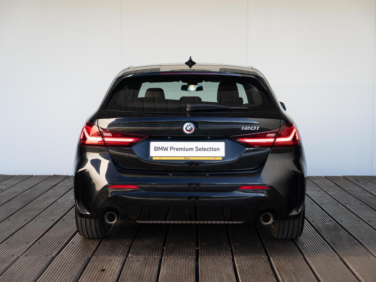 BMW 1-SERIE 120i | High Executive | M Sport | Stoelverwarming | Cruise Control | 17''