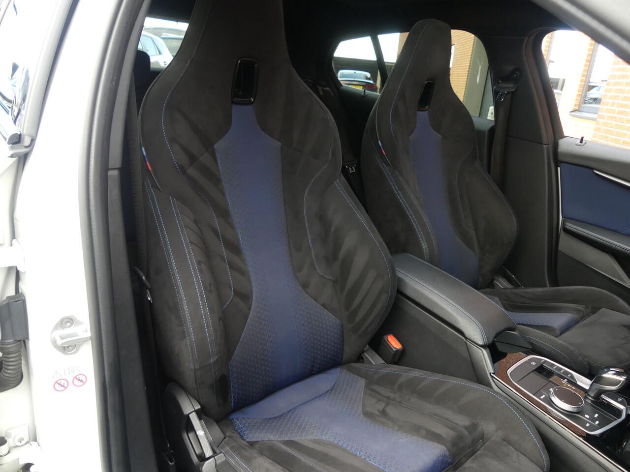 BMW 1-SERIE 118i High Executive / M-Sport / Panodak / Sfeer