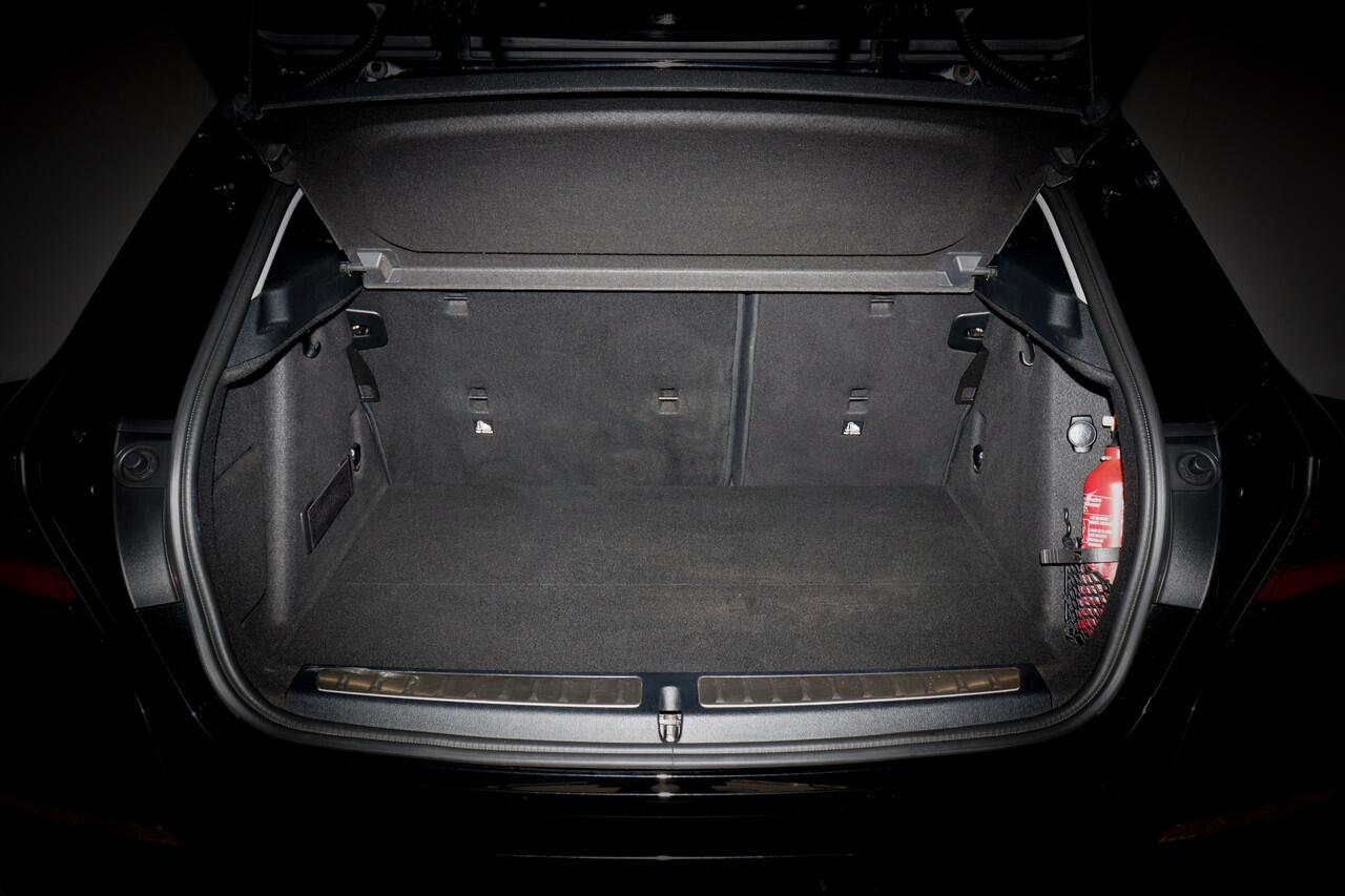 BMW 1-SERIE 118i Executive Edition PANO | FULL LED | LEDER | CARPLAY | NAVI | DAB+ | PDC V+A | LMV 17''