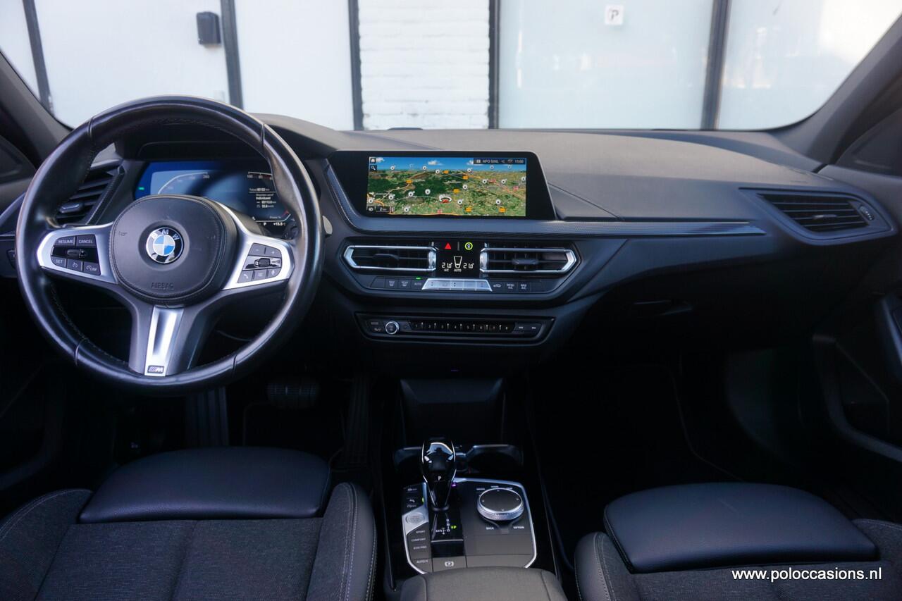 BMW 1-SERIE 118i Sportline | APK 2jr! | Automaat | Carplay | DAB+ |