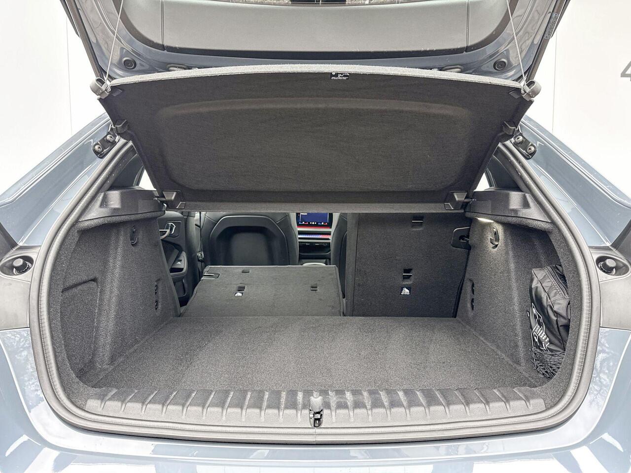 BMW 1-SERIE 120 M Sport / Head-Up / Adaptief LED / Comfort Acces / Elektrisch verstelbare voorstoelen / Parking Assistant Plus