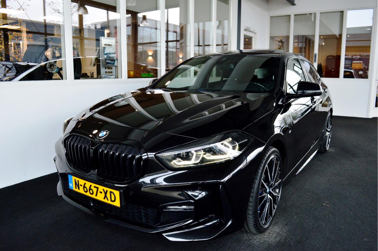 BMW 1-SERIE 118i M-Sportedition | 19" | Pano | Leder | Active Cruise