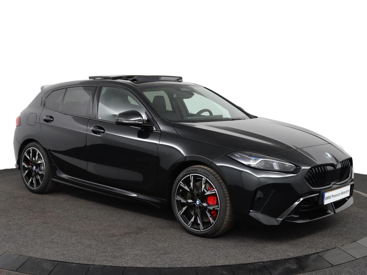 BMW 1-SERIE 120 M Sportpakket Pro | Comfort Access | Panoramadak | Harman-Kardon | M Adaptief onderstel | Adaptieve LED koplampen