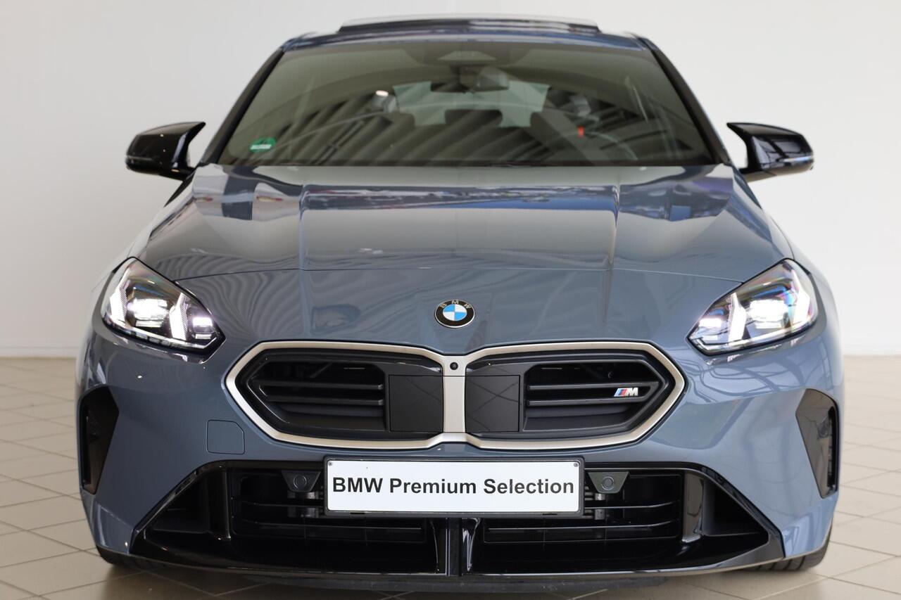 BMW 1-SERIE 5-deurs M135 xDrive | Innovation Pack | Stoelen-Pack