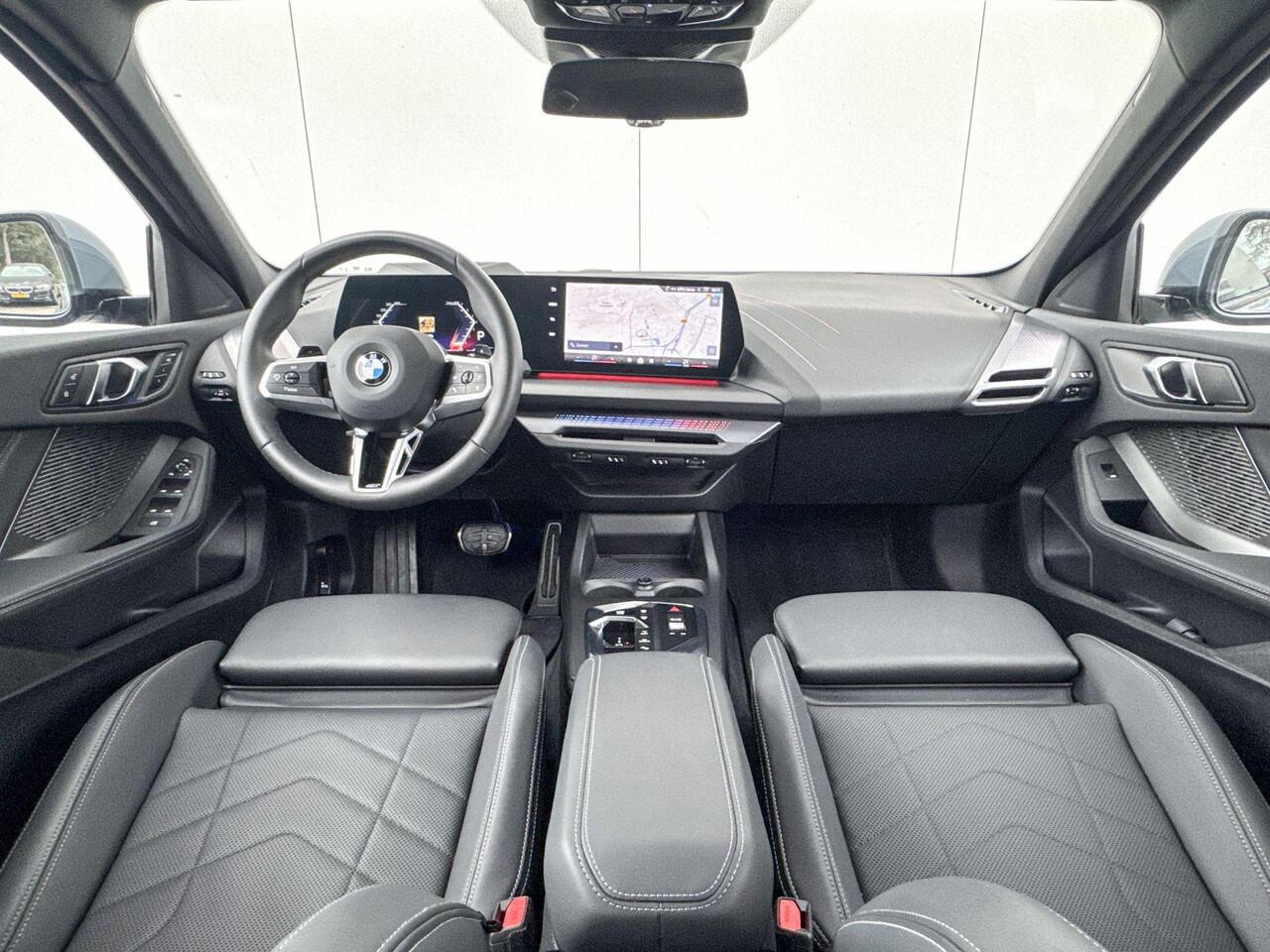 BMW 1-SERIE 120 M Sport / Head-Up / Adaptief LED / Comfort Acces / Elektrisch verstelbare voorstoelen / Parking Assistant Plus