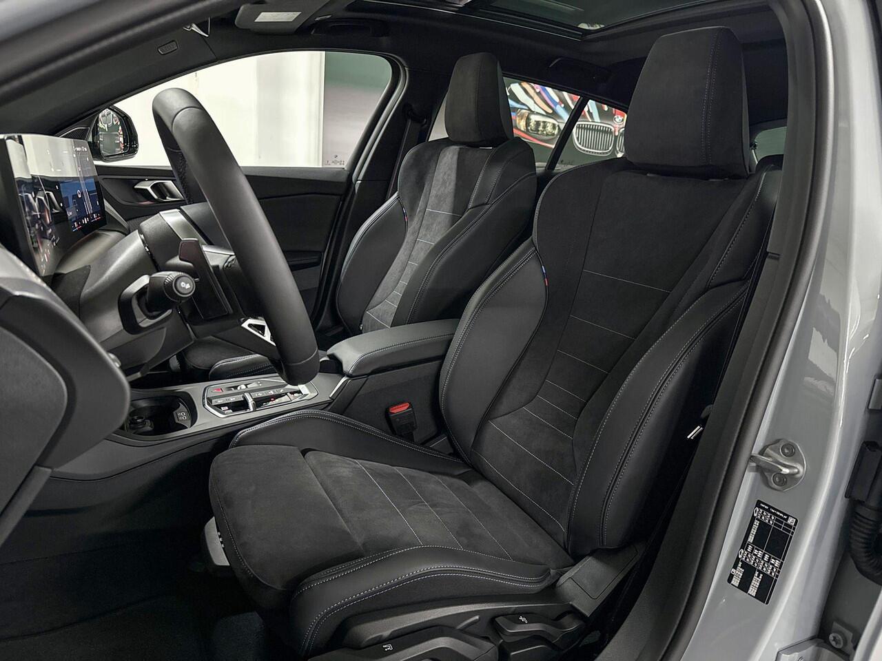 BMW 1-SERIE 120 | M-Sport Pro | Premium Pack | Driving Assistant | Harman/Kardon | Panoramadak | Comfort Access | Selections