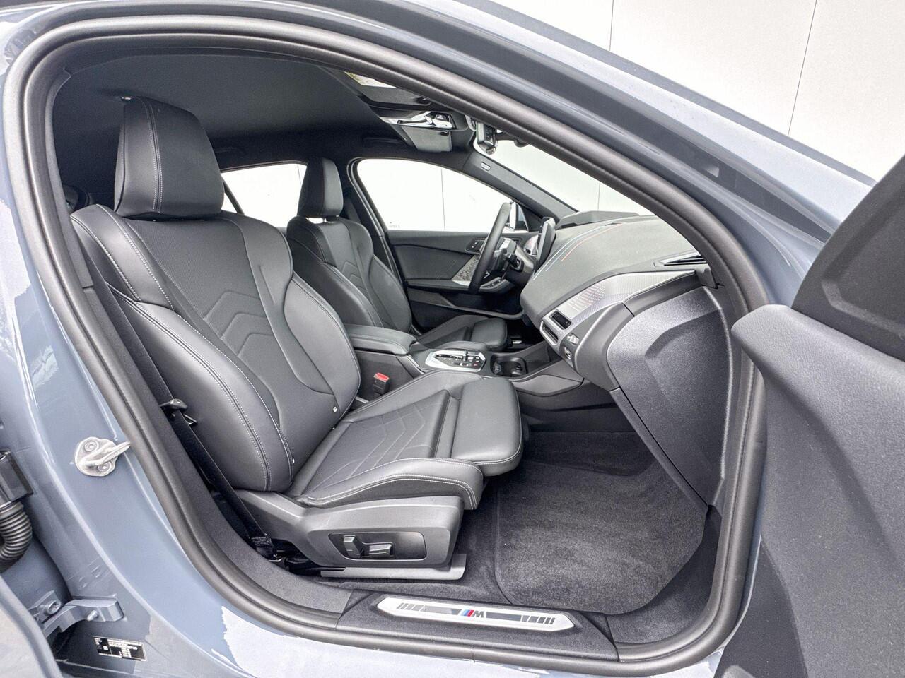 BMW 1-SERIE 120 M Sport / Head-Up / Adaptief LED / Comfort Acces / Elektrisch verstelbare voorstoelen / Parking Assistant Plus