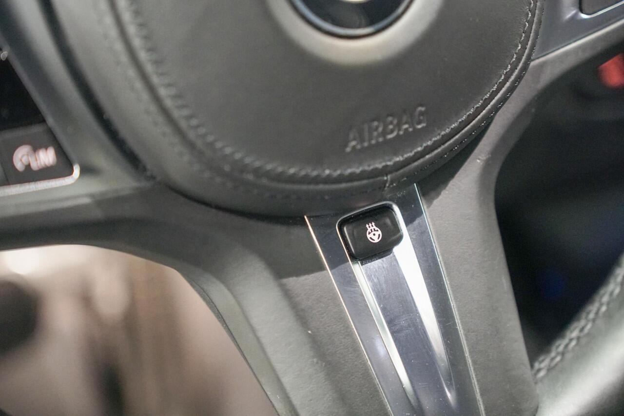 BMW 1-SERIE 118i M-Sport | CarPlay | Stuurverwarming