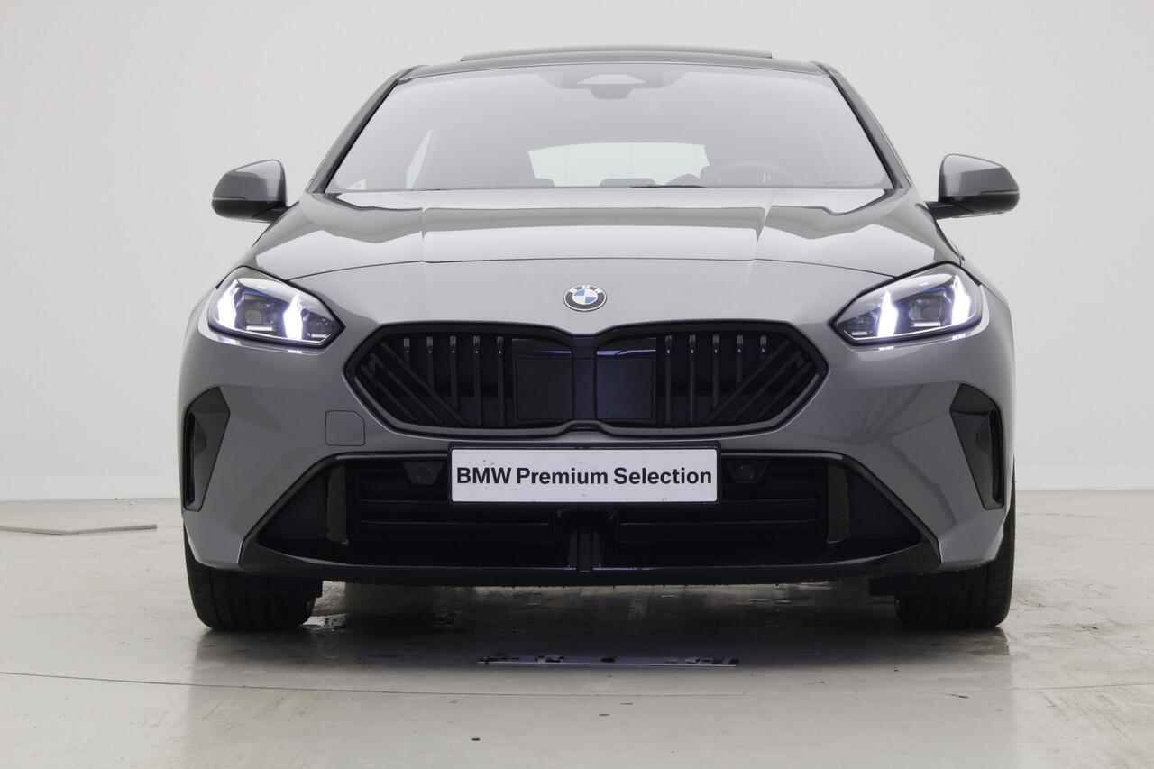 BMW 1-SERIE 120 M-Sport | Panorama | Stoelverwarming | Harman Kardon Premium Pack | BSI 3jr - 40.000 km | Nu voor 37.895,-