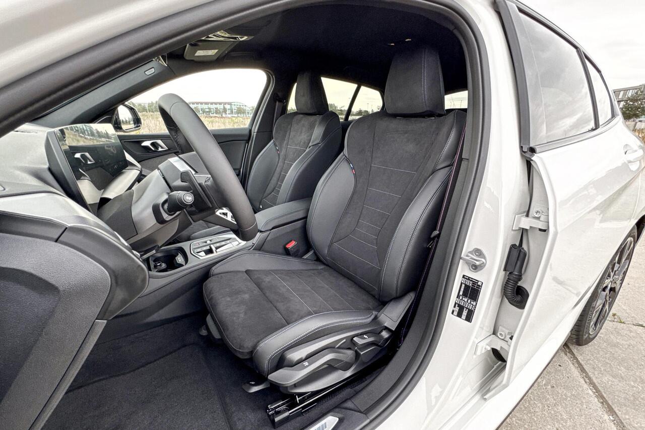 BMW 1-SERIE 120 M Sport | M Sport Pro | Harman Kardon | Comfort Access | Stoelverwarming |