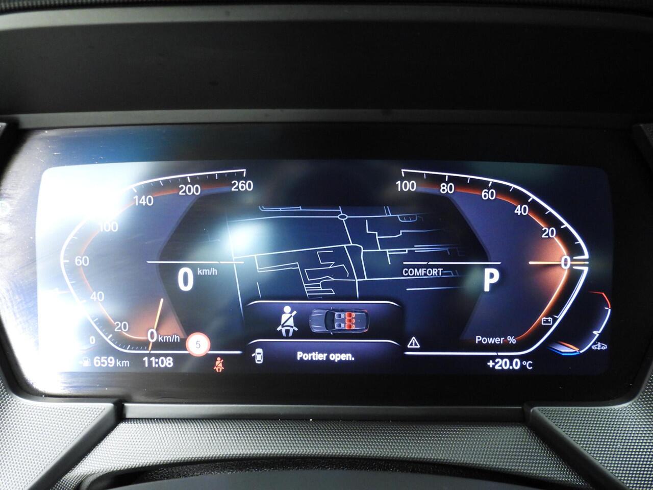 BMW 1-SERIE 5-deurs 118i | M-Sportpakket | LED | Leder | Navigatie | Schuifdak | Sportstoelen | Active cruise | DAB | Hifi speakers | Alu 19 inch