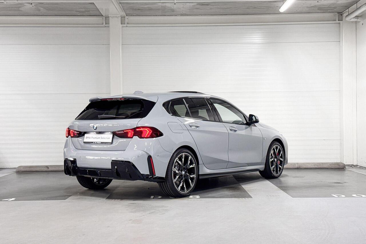 BMW 1-SERIE 120 | M-Sport Pro | Premium Pack | Driving Assistant | Harman/Kardon | Panoramadak | Comfort Access