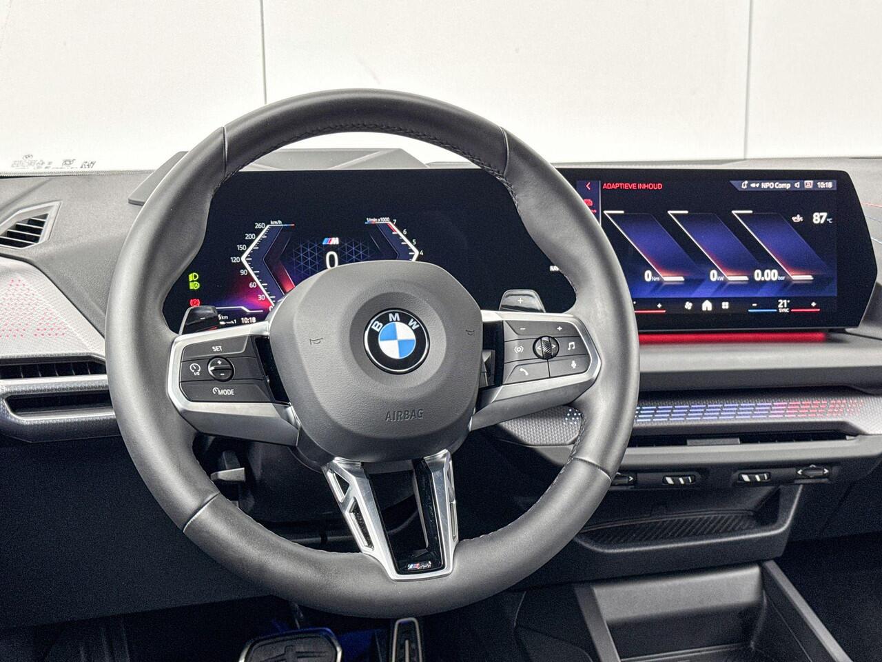 BMW 1-SERIE 120 M Sport / Head-Up / Adaptief LED / Comfort Acces / Elektrisch verstelbare voorstoelen / Parking Assistant Plus