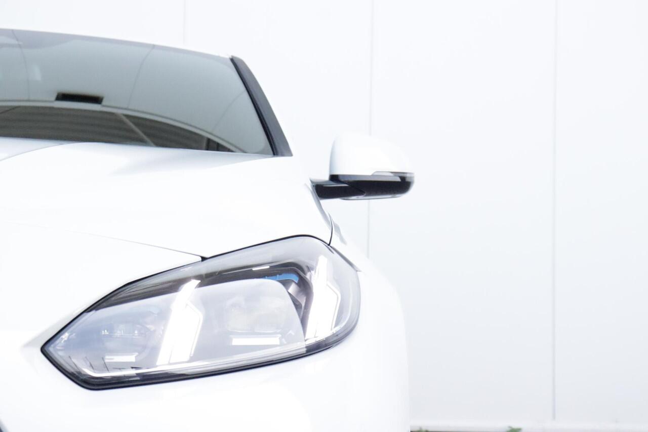 BMW 1-SERIE 120 M Sport Design Edition Stuurrwielverwarming/ Comfort Access/ Achteruitrijcamera/ panoramadak/ Sportstoelen/ Stoelverwarming/ Harman-Kardon