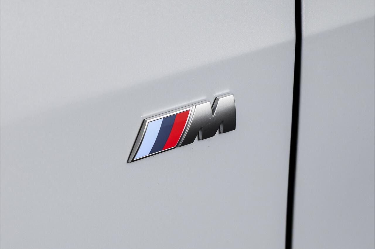 BMW 1-SERIE 120 M Sport | Dig. Cockpit | Adapt. Cruise | Stoelverw. | PDC | Camera | NAV + App. Connect | ECC | DAB | LM 18" | 3654