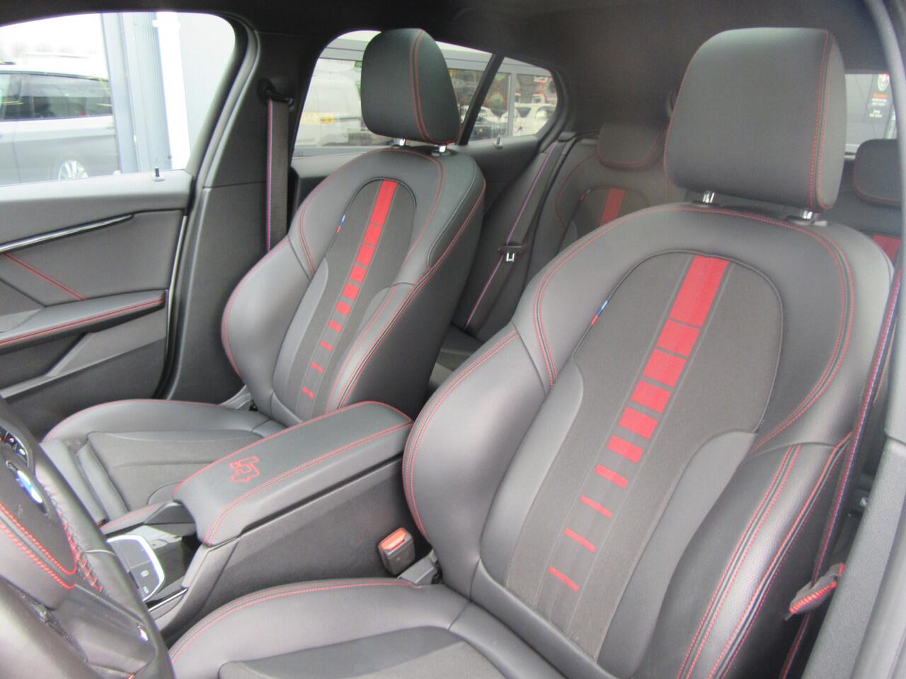 BMW 1-SERIE 128ti 266PK M Sport Automaat, Panoramadak, Cockpit Pro, Park Assist