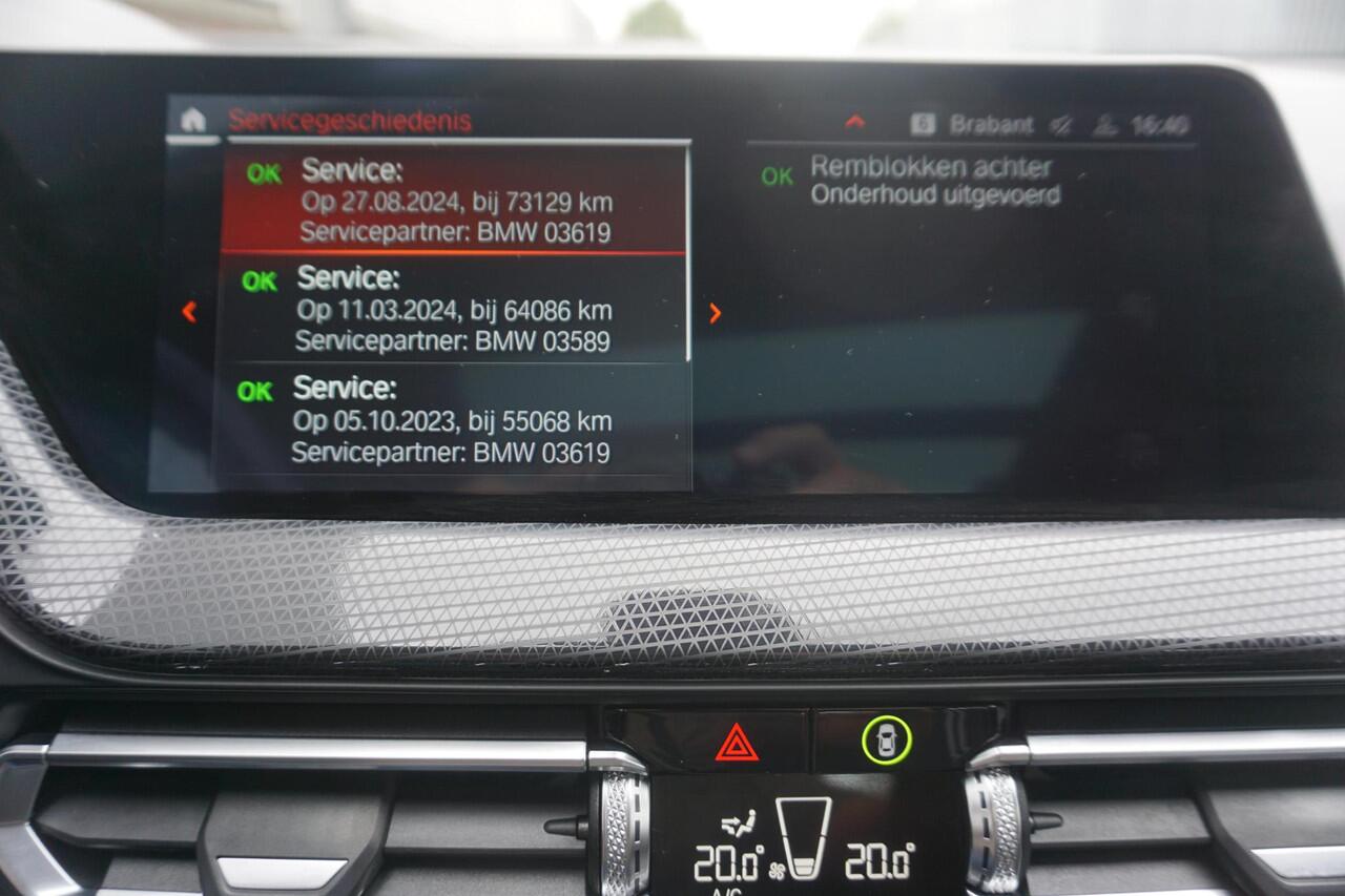 BMW 1-SERIE 118i 140PK Sport-line/Panodak/Camera/ParkingPack/ Dealeronderhouden.