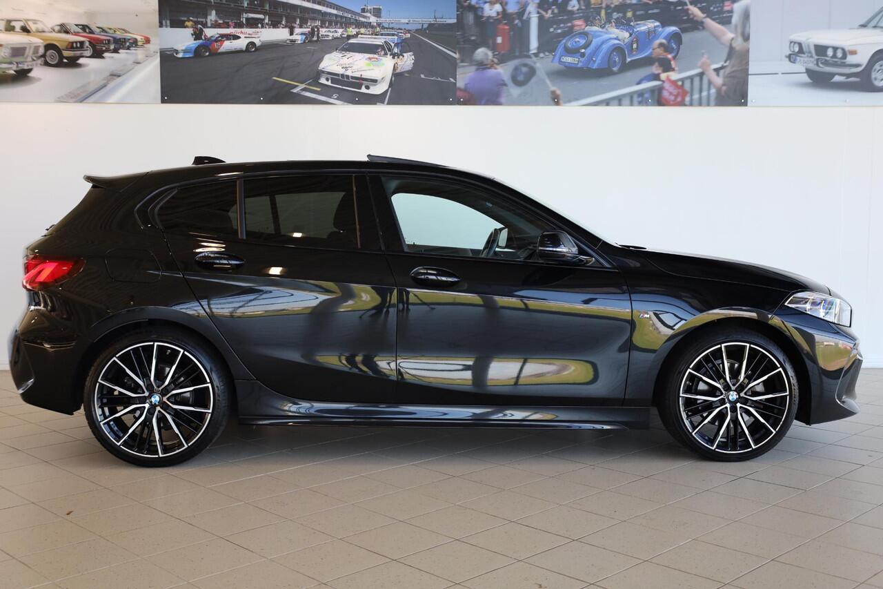 BMW 1-SERIE 118i | M Sportpakket | Panoramadak | HI-FI | Stoel & stuurwielverwarming | Shadow Line | Achteruitrijcamera