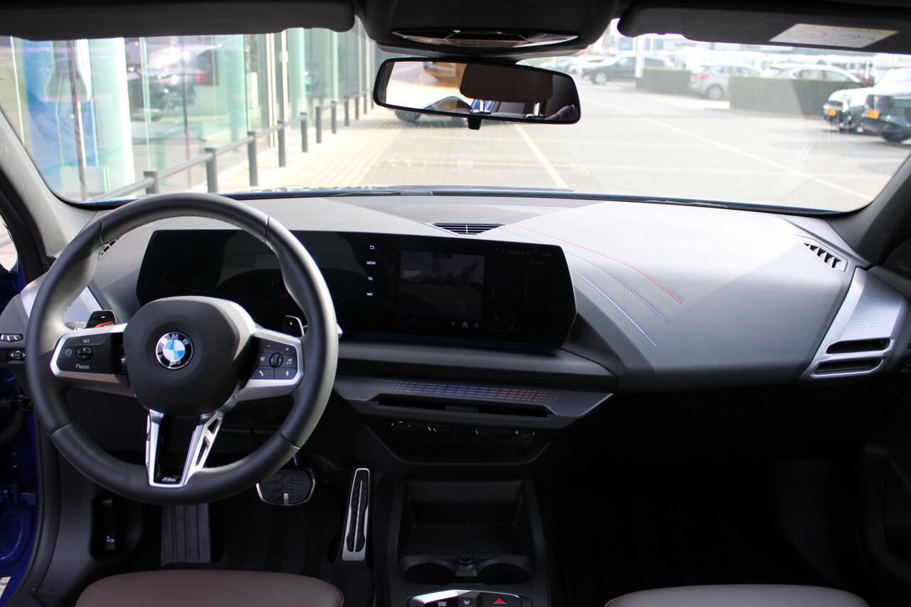 BMW 1-SERIE 120 M Sport Automaat / Sportstoelen / Achteruitrijcamera / M Adaptief onderstel / Stoelverwarming