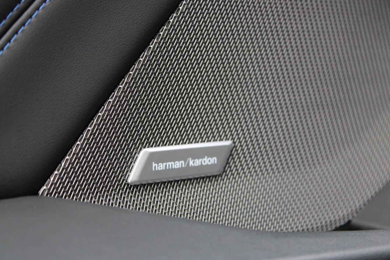 BMW 1-SERIE 120 M Sport Automaat / Sportstoelen / M Adaptief onderstel / Comfort Access / Head-Up / Harman-Kardon