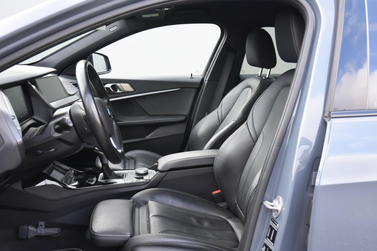 BMW 1-SERIE 118i High Executive SPORTLINE | SPORTLEDER | TREKHAAK | STOEL/STUUR VERW