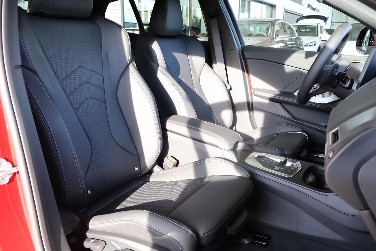 BMW 1-SERIE 120 M Sport Design Edition | Driving Assistant | Voorstoelen Verwarmd | Apple Carplay