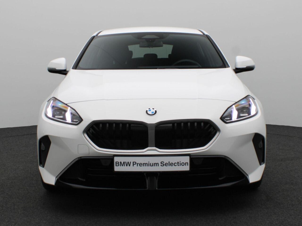 BMW 1-SERIE 120 M Sportpakket | Premium Pack | Achteruitrijcamera | Driving Assistant | Parking Assistant | 18''