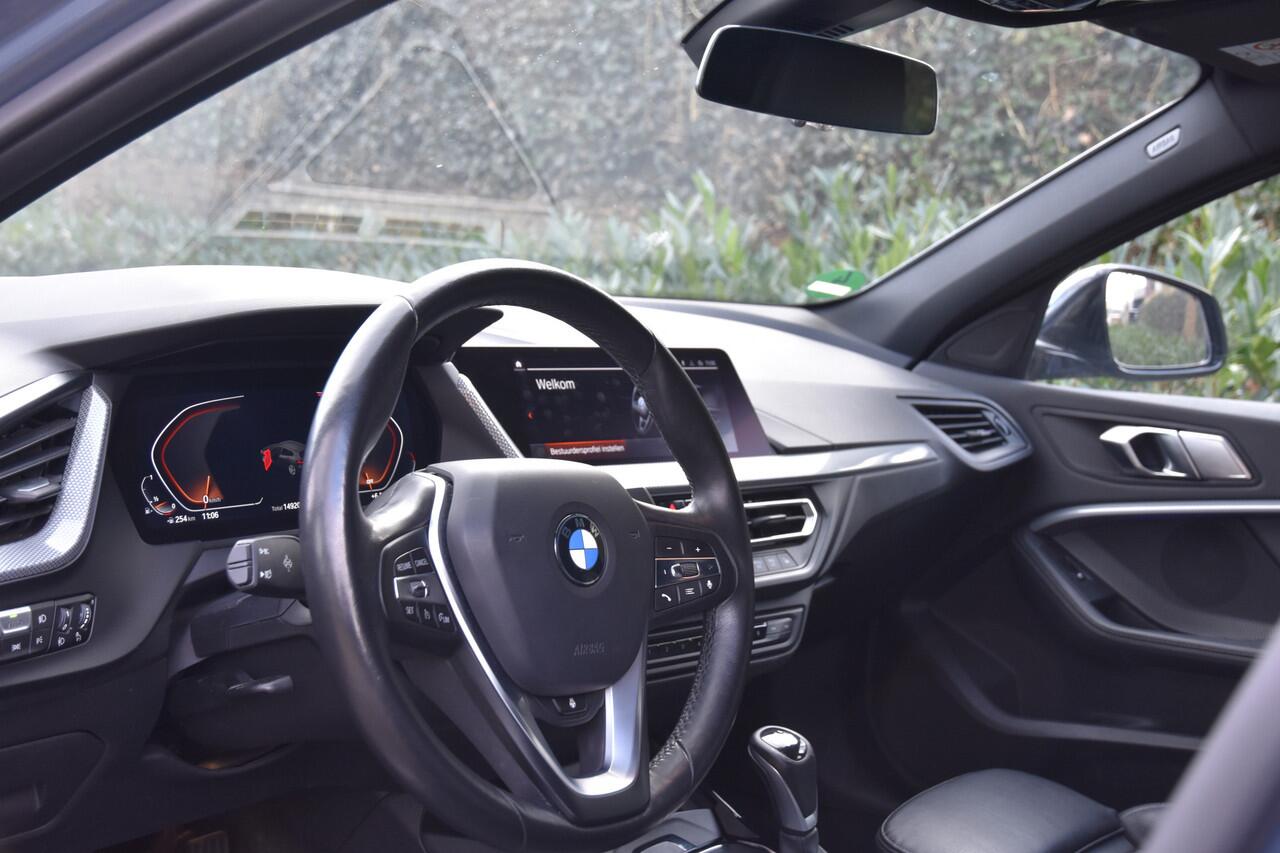 BMW 1-SERIE 118i High Executive SPORTLINE | SPORTLEDER | TREKHAAK | STOEL/STUUR VERW